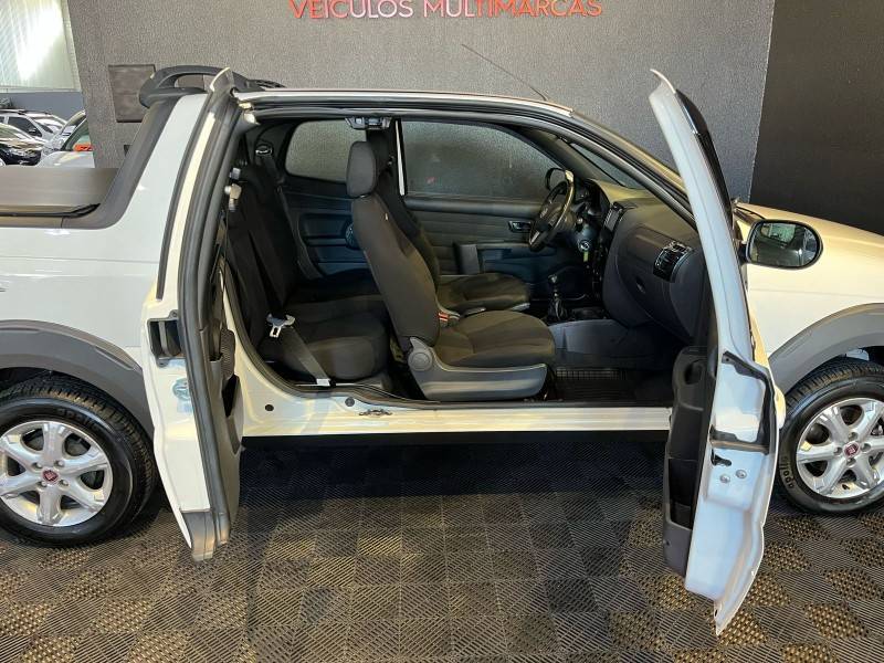 FIAT - STRADA - 2018/2019 - Branca - R$ 80.900,00