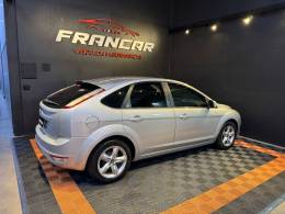 FORD - FOCUS - 2011/2012 - Prata - R$ 42.900,00