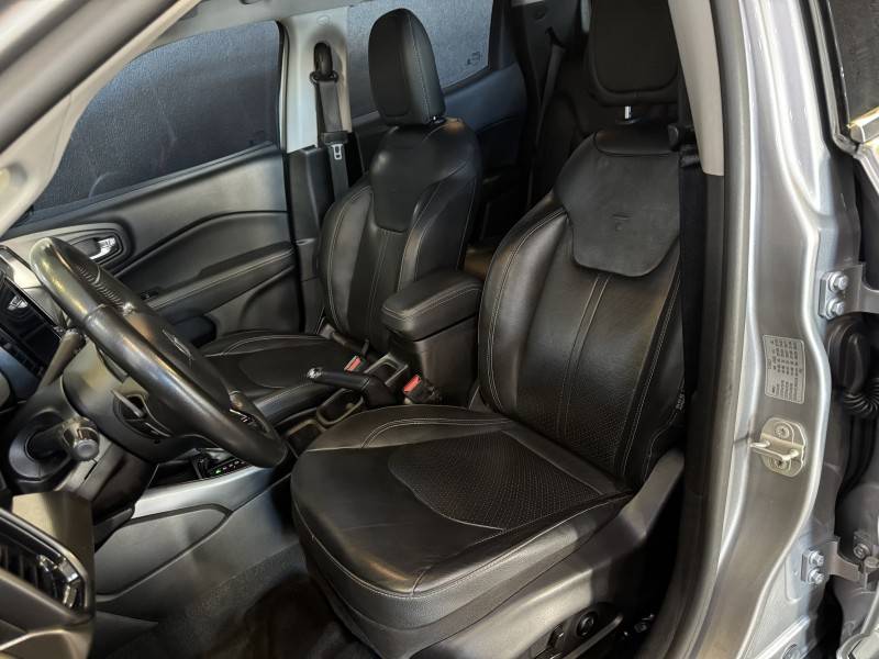 FIAT - TORO - 2021/2022 - Prata - R$ 134.900,00