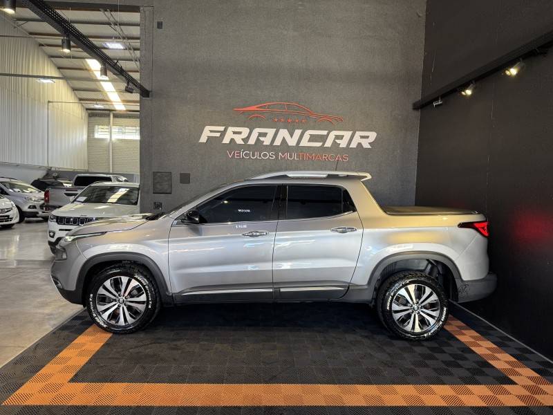FIAT - TORO - 2021/2022 - Prata - R$ 134.900,00