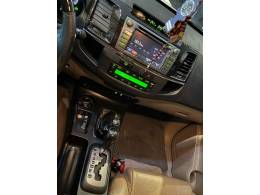 TOYOTA - HILUX SW4 - 2014/2014 - Branca - R$ 145.900,00