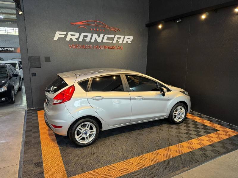 FORD - FIESTA - 2018/2018 - Prata - R$ 62.900,00