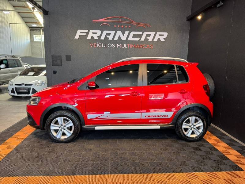 VOLKSWAGEN - CROSSFOX - 2010/2011 - Vermelha - R$ 44.900,00