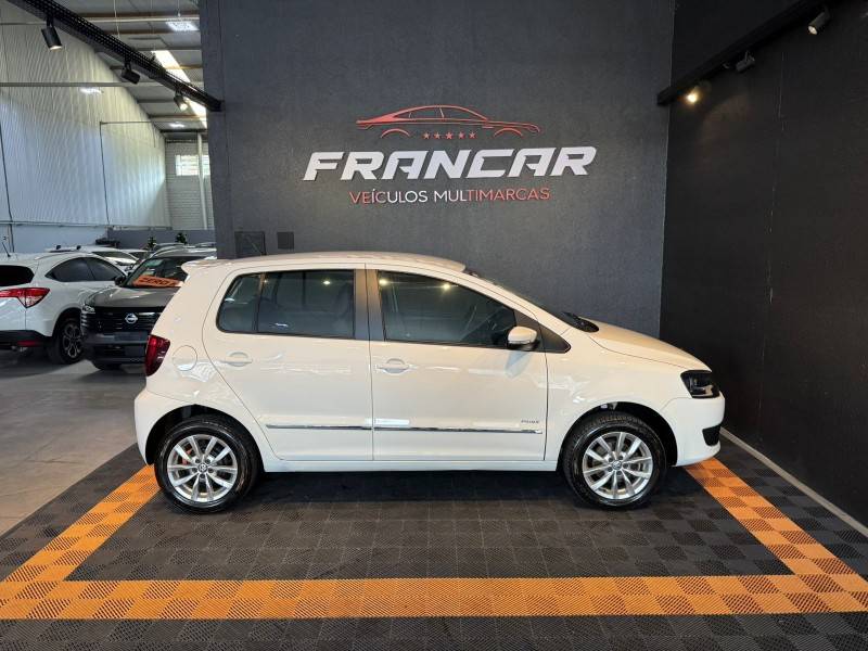 VOLKSWAGEN - FOX - 2012/2013 - Branca - R$ 44.900,00