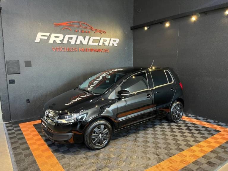VOLKSWAGEN - FOX - 2012/2013 - Preta - R$ 42.900,00