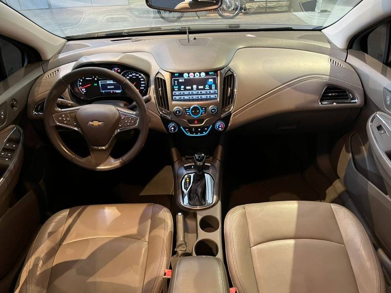 CHEVROLET - CRUZE - 2016/2017 - Prata - R$ 87.900,00