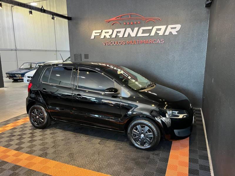 VOLKSWAGEN - FOX - 2012/2013 - Preta - R$ 42.900,00