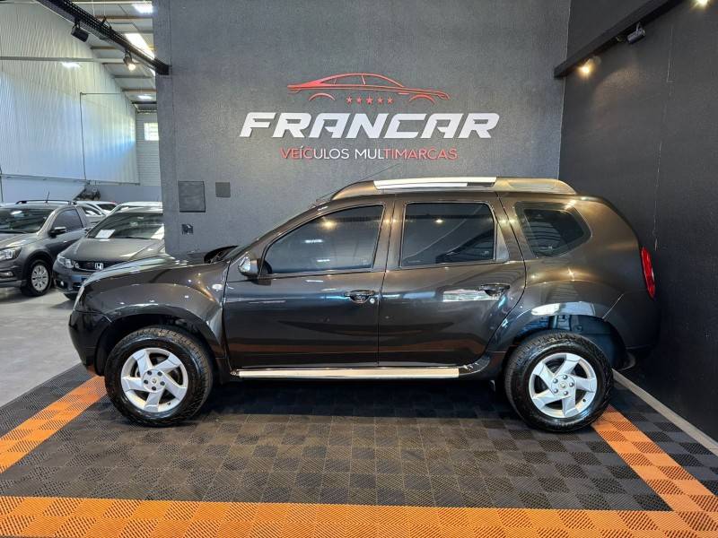 RENAULT - DUSTER - 2011/2012 - Preta - R$ 53.900,00