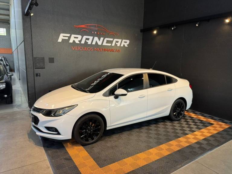 CHEVROLET - CRUZE - 2018/2018 - Branca - R$ 86.900,00
