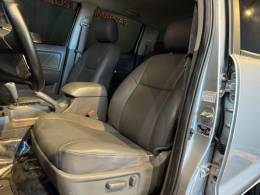 TOYOTA - HILUX - 2015/2015 - Prata - R$ 149.900,00