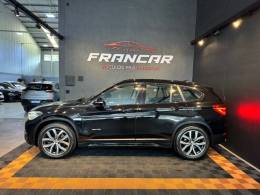 BMW - X1 - 2015/2016 - Preta - R$ 121.900,00