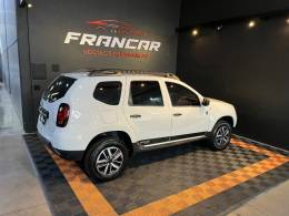 RENAULT - DUSTER - 2017/2018 - Branca - R$ 73.900,00
