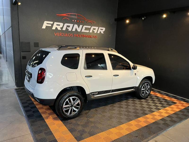RENAULT - DUSTER - 2017/2018 - Branca - R$ 73.900,00
