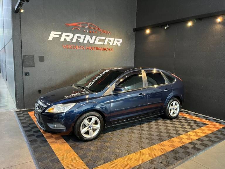 FORD - FOCUS - 2012/2013 - Azul - R$ 43.900,00