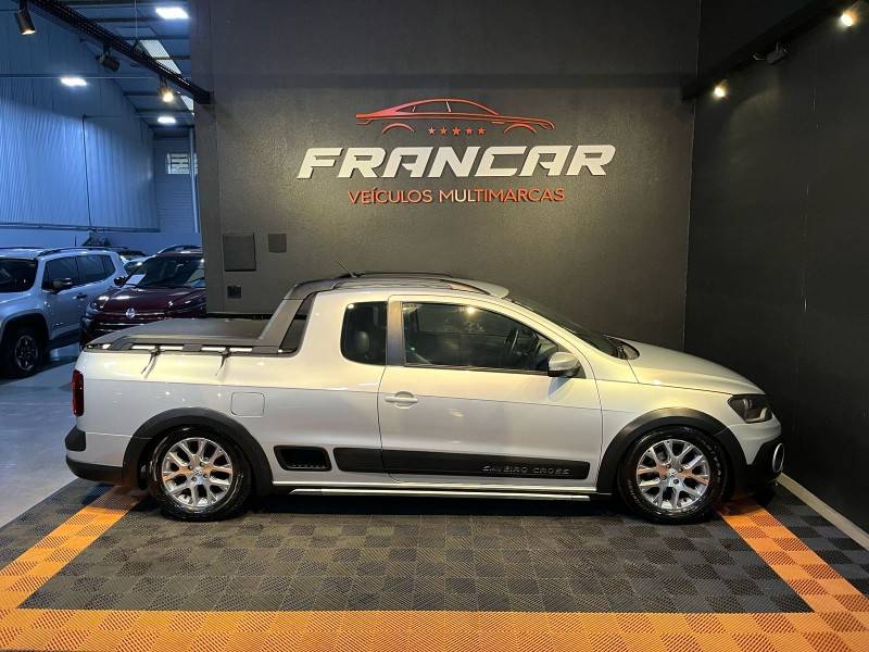 VOLKSWAGEN - SAVEIRO - 2013/2014 - Prata - R$ 68.900,00