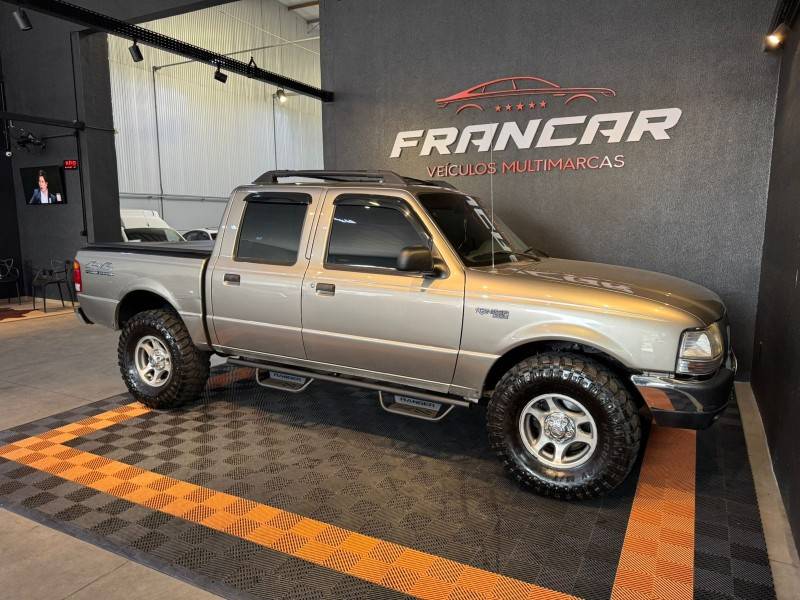 FORD - RANGER - 2002/2003 - Prata - R$ 67.900,00