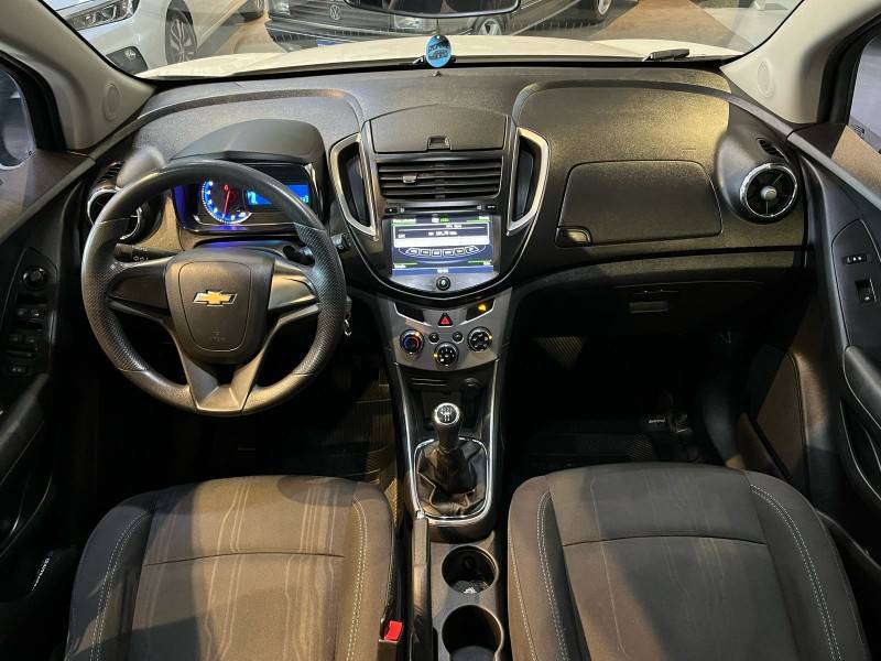 CHEVROLET - TRACKER - 2013/2014 - Branca - R$ 68.900,00