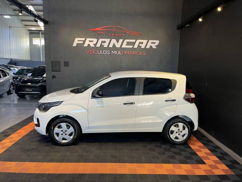 FIAT - MOBI - 2018/2019 - Branca - R$ 43.900,00