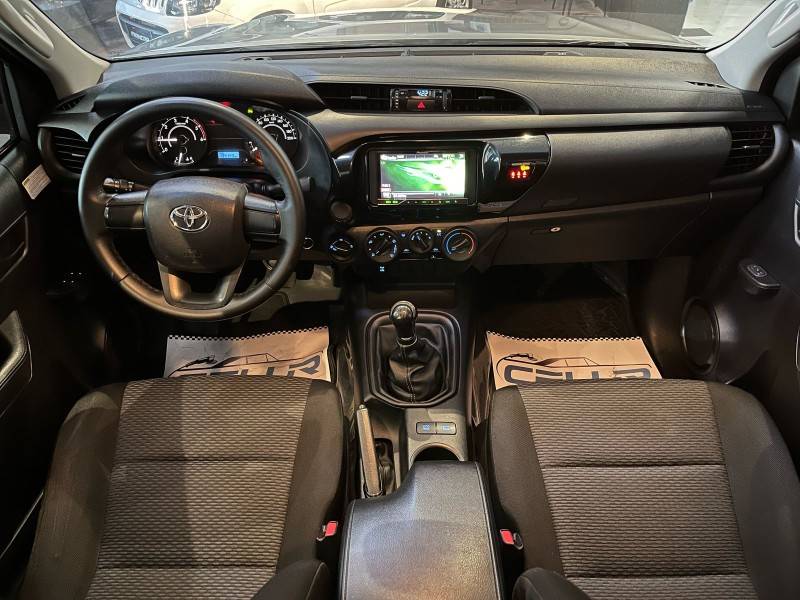 TOYOTA - HILUX - 2016/2017 - Prata - R$ 151.900,00