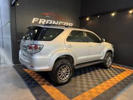 TOYOTA - HILUX SW4 - 2011/2012 - Prata - R$ 139.900,00