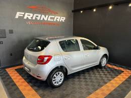 RENAULT - SANDERO - 2017/2018 - Prata - R$ 48.900,00