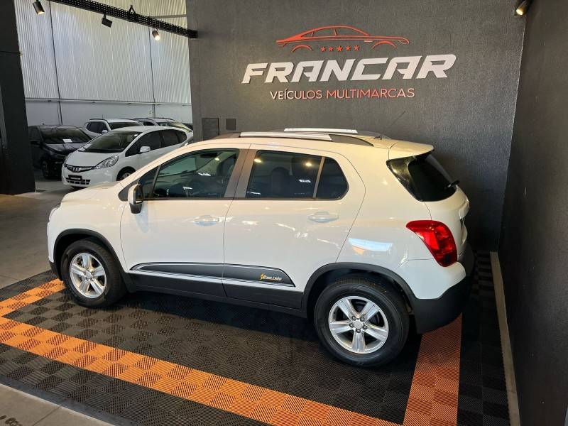 CHEVROLET - TRACKER - 2013/2014 - Branca - R$ 68.900,00
