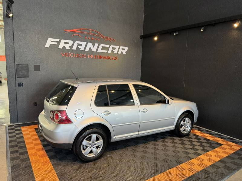 VOLKSWAGEN - GOLF - 2011/2011 - Prata - R$ 53.900,00