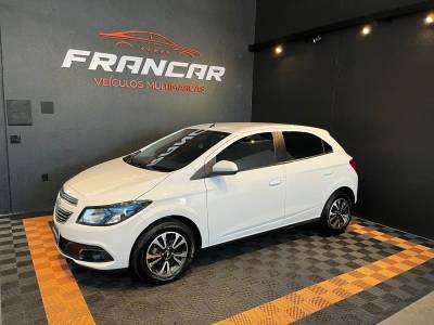 CHEVROLET - ONIX - 2013/2014 - Branca - R$ 54.900,00
