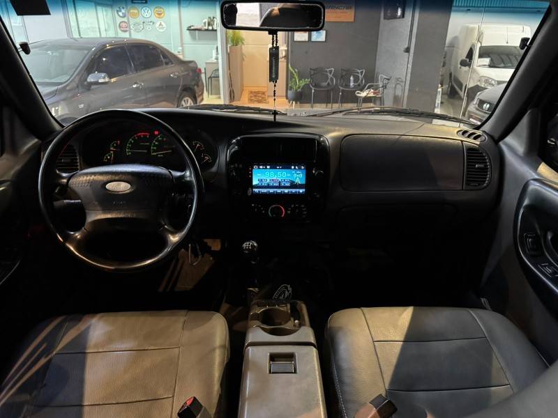 FORD - RANGER - 2002/2003 - Prata - R$ 67.900,00
