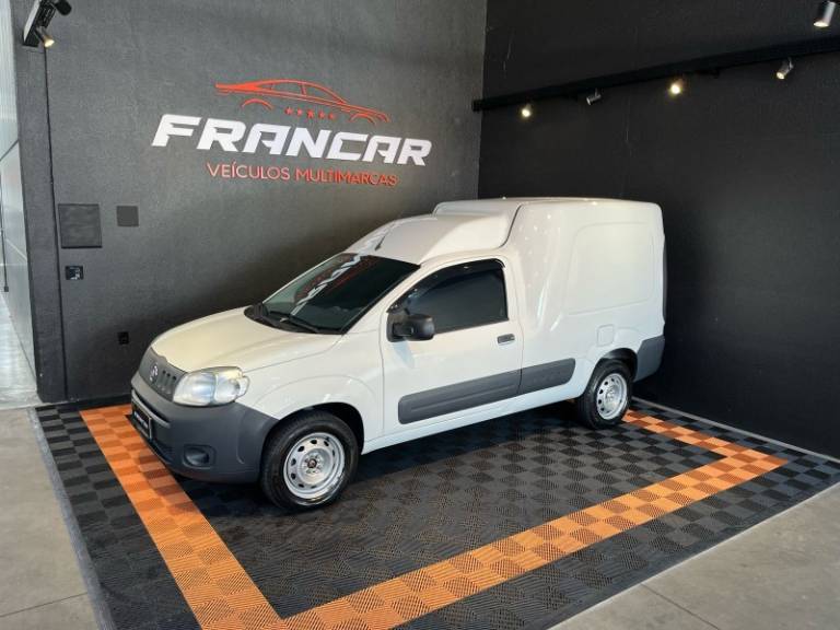 FIAT - FIORINO - 2020/2021 - Branca - R$ 83.900,00