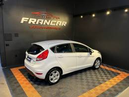 FORD - FIESTA - 2017/2017 - Branca - R$ 58.900,00