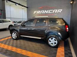 RENAULT - DUSTER - 2011/2012 - Preta - R$ 53.900,00