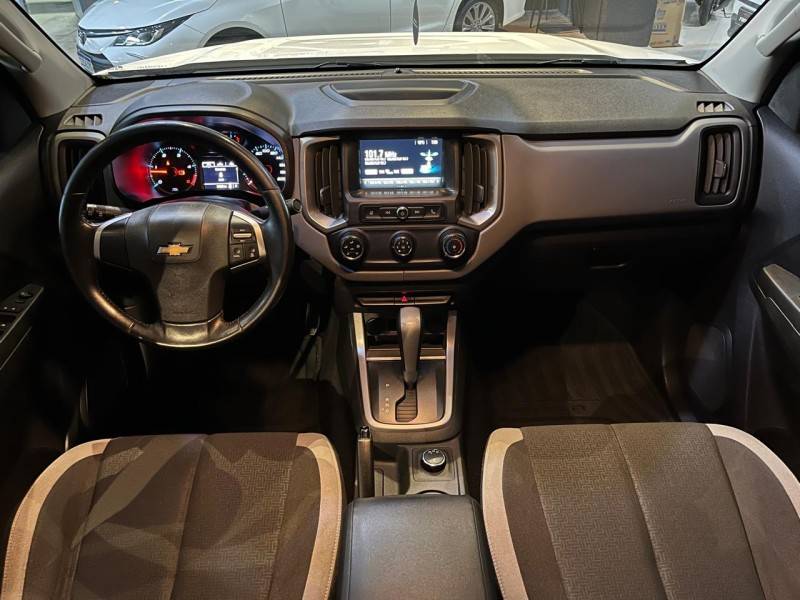 CHEVROLET - S10 - 2017/2018 - Branca - R$ 145.900,00