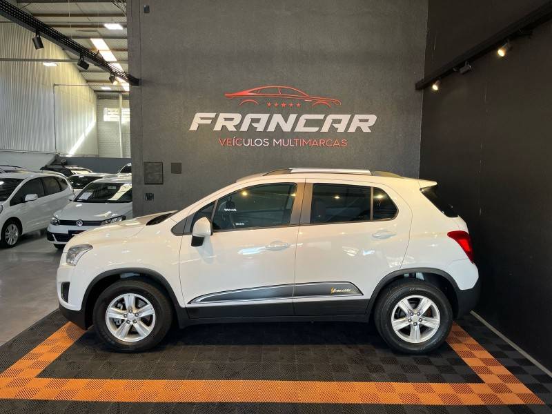 CHEVROLET - TRACKER - 2013/2014 - Branca - R$ 68.900,00