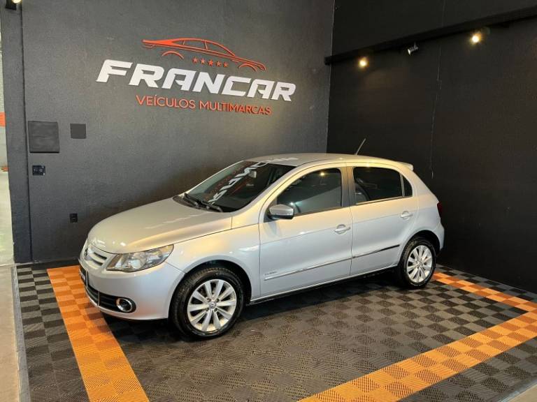 VOLKSWAGEN - GOL - 2010/2011 - Prata - R$ 39.900,00
