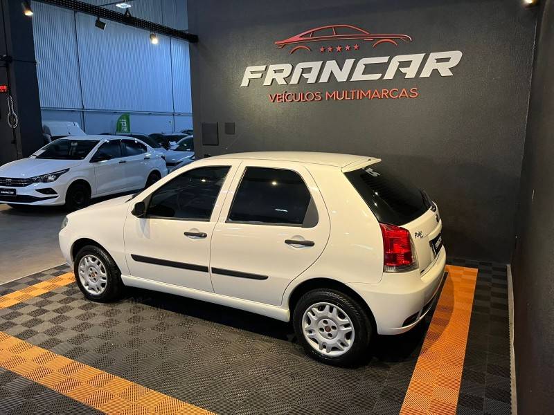 FIAT - PALIO - 2009/2010 - Branca - R$ 31.900,00