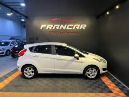 FORD - FIESTA - 2017/2017 - Branca - R$ 58.900,00