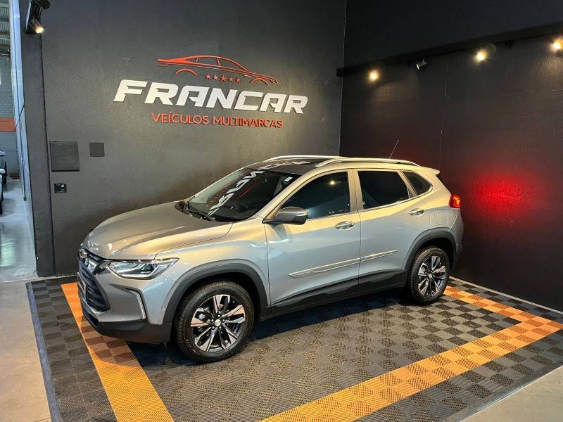CHEVROLET - TRACKER - 2023/2024 - Prata - R$ 127.900,00