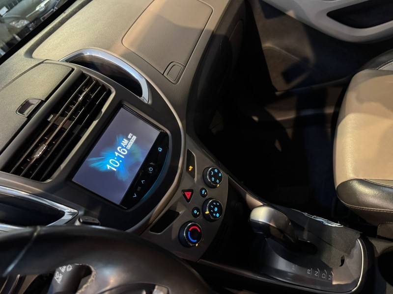 CHEVROLET - TRACKER - 2016/2016 - Branca - R$ 76.900,00