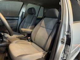 VOLKSWAGEN - GOLF - 2011/2011 - Prata - R$ 53.900,00