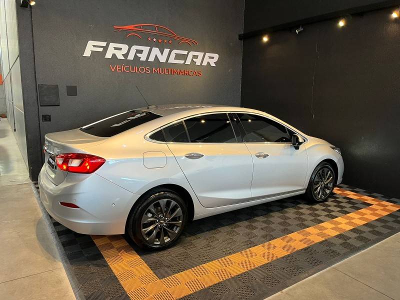 CHEVROLET - CRUZE - 2016/2017 - Prata - R$ 87.900,00