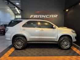 TOYOTA - HILUX SW4 - 2011/2012 - Prata - R$ 139.900,00