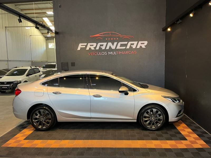 CHEVROLET - CRUZE - 2016/2017 - Prata - R$ 87.900,00