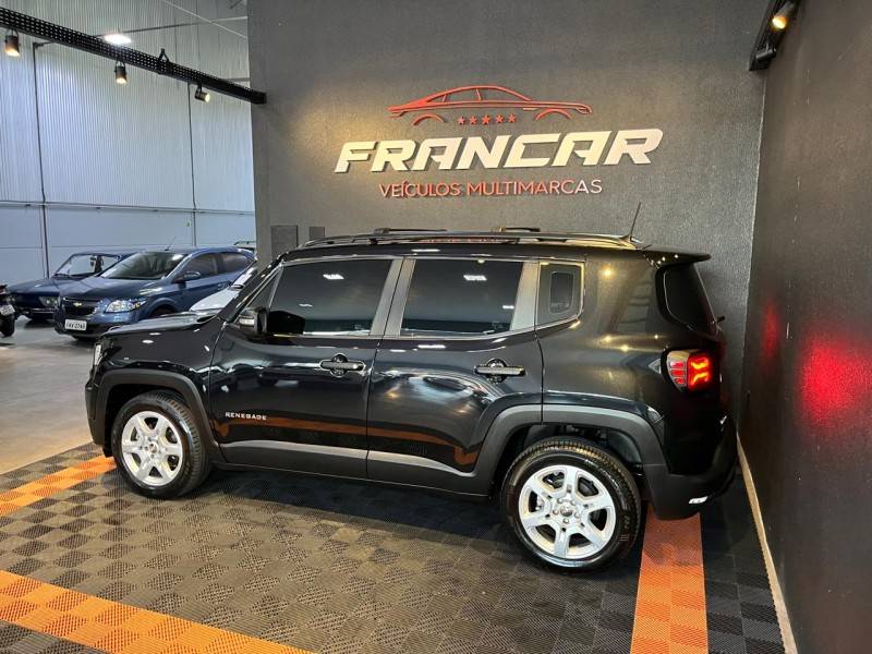 JEEP - RENEGADE - 2022/2023 - Preta - R$ 109.900,00