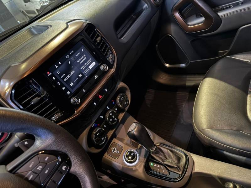 FIAT - TORO - 2020/2021 - Preta - R$ 124.900,00