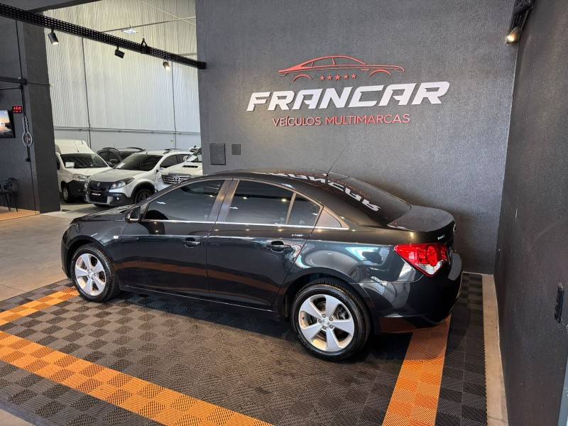 CHEVROLET - CRUZE - 2013/2013 - Preta - R$ 61.900,00
