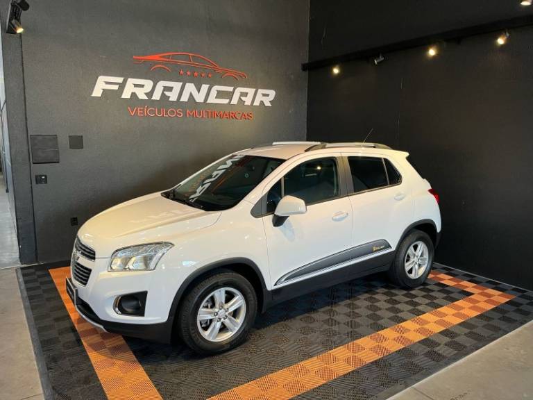 CHEVROLET - TRACKER - 2013/2014 - Branca - R$ 68.900,00