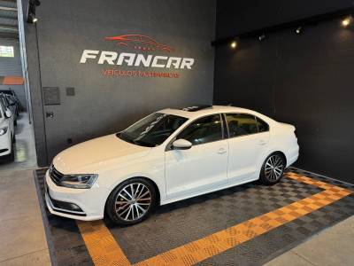 VOLKSWAGEN - JETTA - 2016/2016 - Branca - R$ 82.900,00
