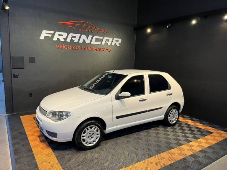 FIAT - PALIO - 2009/2010 - Branca - R$ 29.900,00