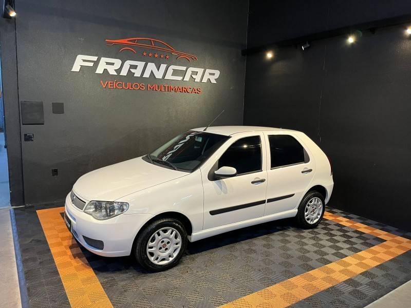 FIAT - PALIO - 2009/2010 - Branca - R$ 29.900,00